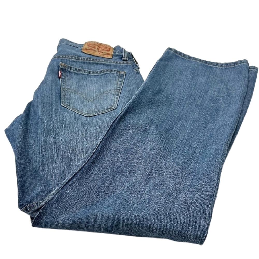 Levi’s 569 Jeans, Loose straight fit. 31x32 due to washing